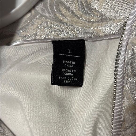 White House Black Market Cream and Gray Quilted Vest - Picture 8 of 9